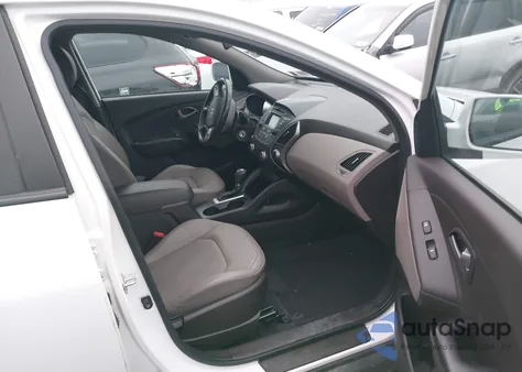 2015 Hyundai Tucson Se z USA, uszkodzony, nr VIN KM8JUCAG1FU968174